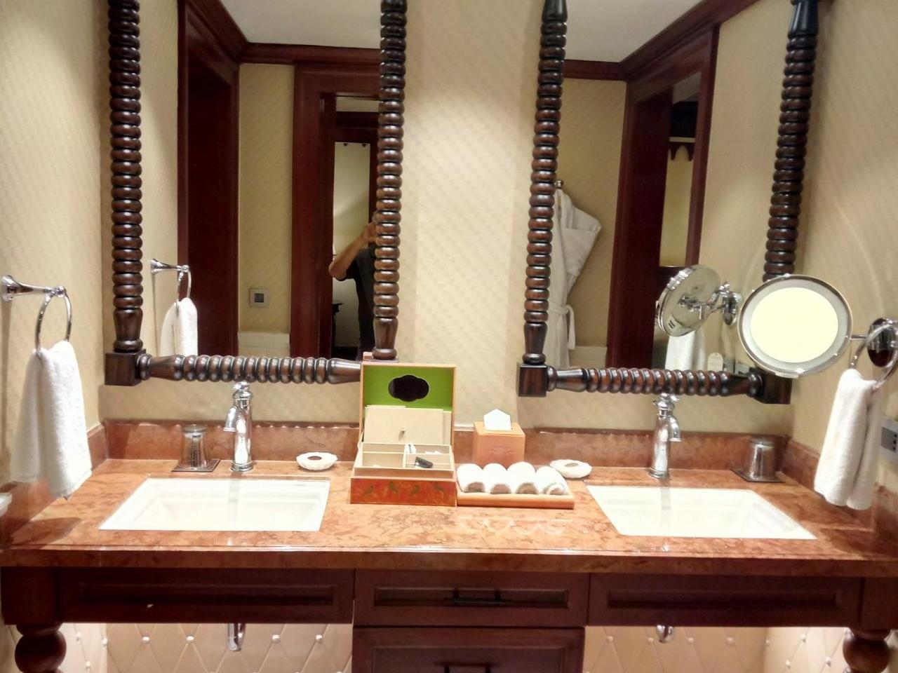 Itc Grand Bharat, A Luxury Collection Retreat, Gurgaon, New Delhi Capital Region Hotel Buitenkant foto